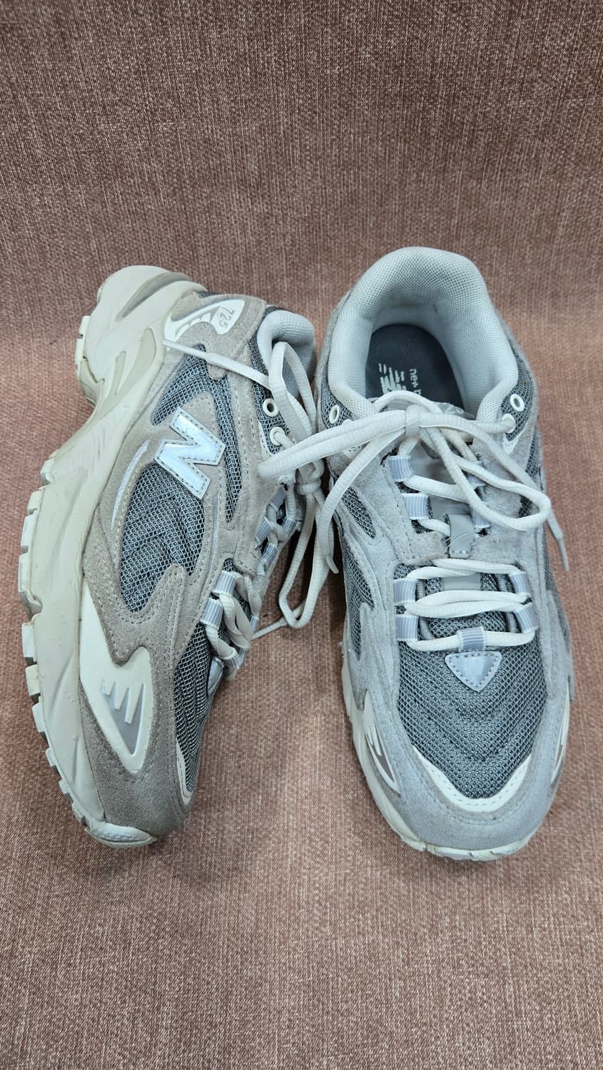 뉴발란스 245mm-  725 그레이 스니커즈 운동화 상품이미지1