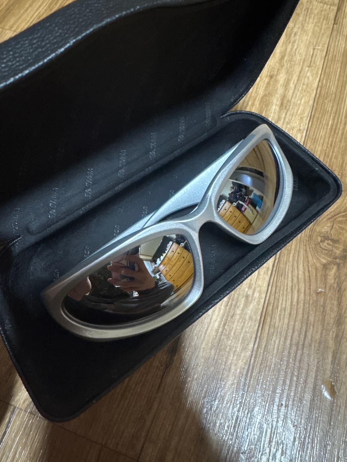 발렌시아가 선글라스 오발 상품이미지1