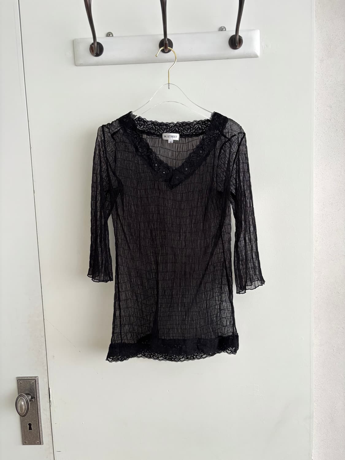 오네갸루 큐빅 시스루 블랙 브이넥 레이스티 상품이미지6