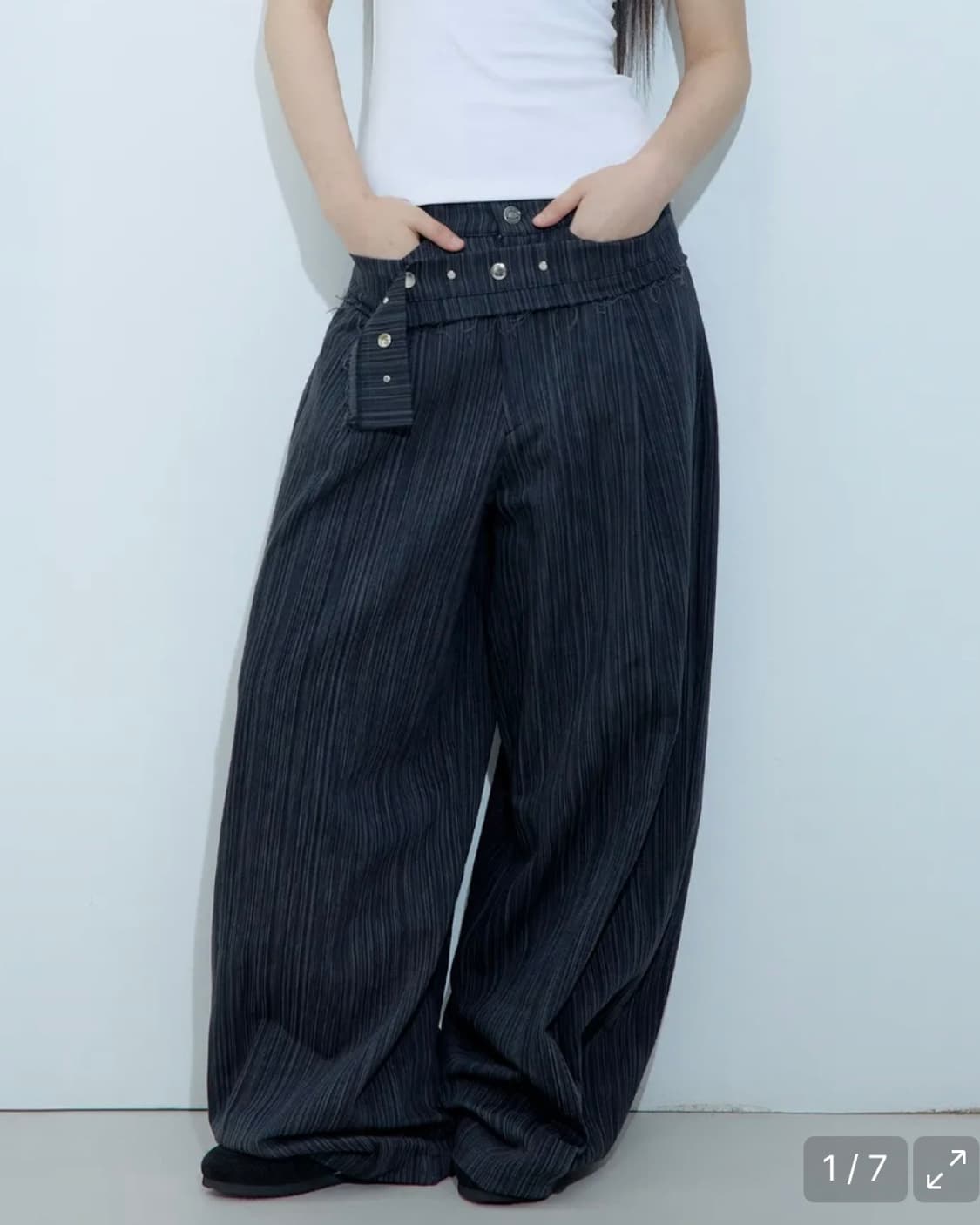 러프넥 스트럭처 팬츠 스트라이프 상품이미지1