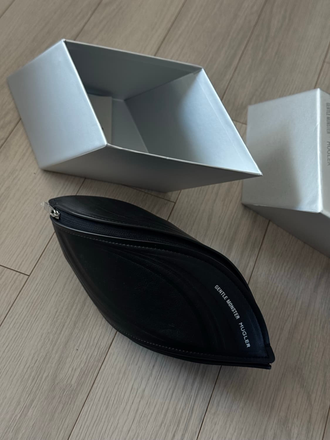 젠틀몬스터 x 뮈글러 스파이럴02 선글라스 상품이미지4