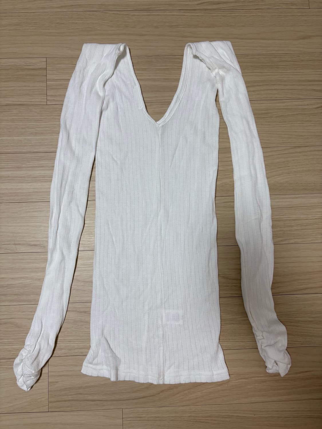 쓰리타임즈 v넥탑 화이트 상품이미지3