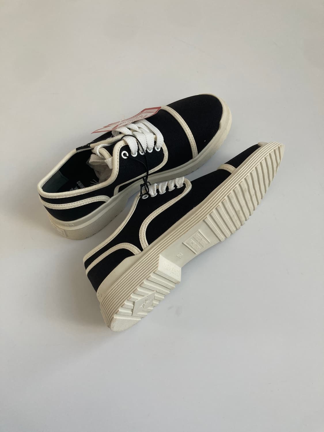 X GU Sneakers 상품이미지5