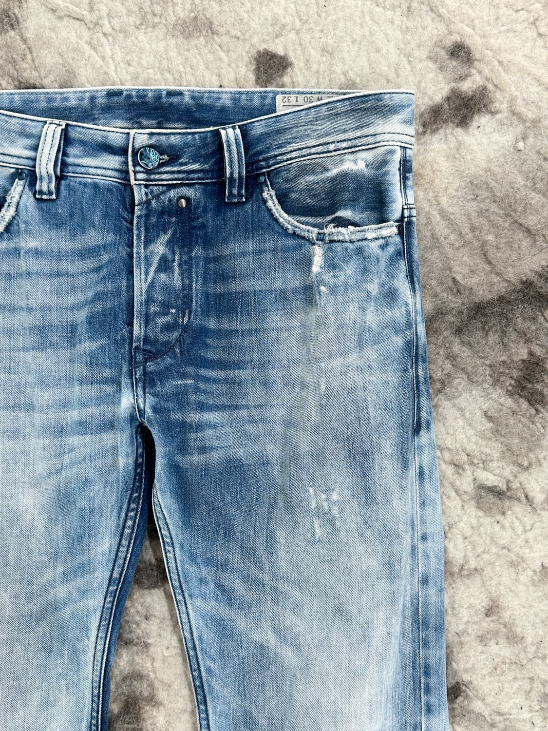 디젤 워시드 스트레이트 데님 팬츠 상품이미지8