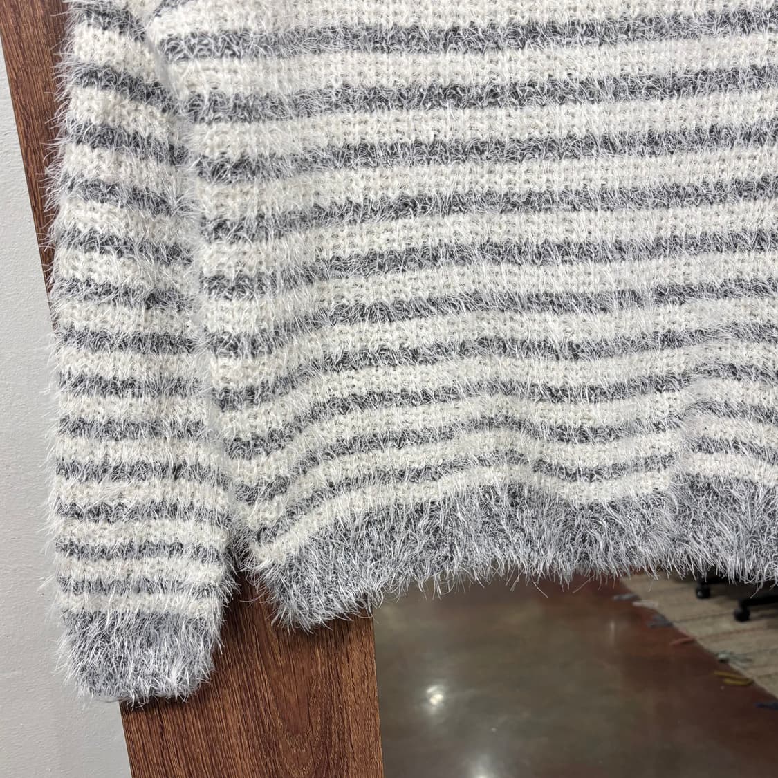 일본 빈티지 미니멀 그레이 스트라이프 퍼 앙고라 니트 상품이미지5