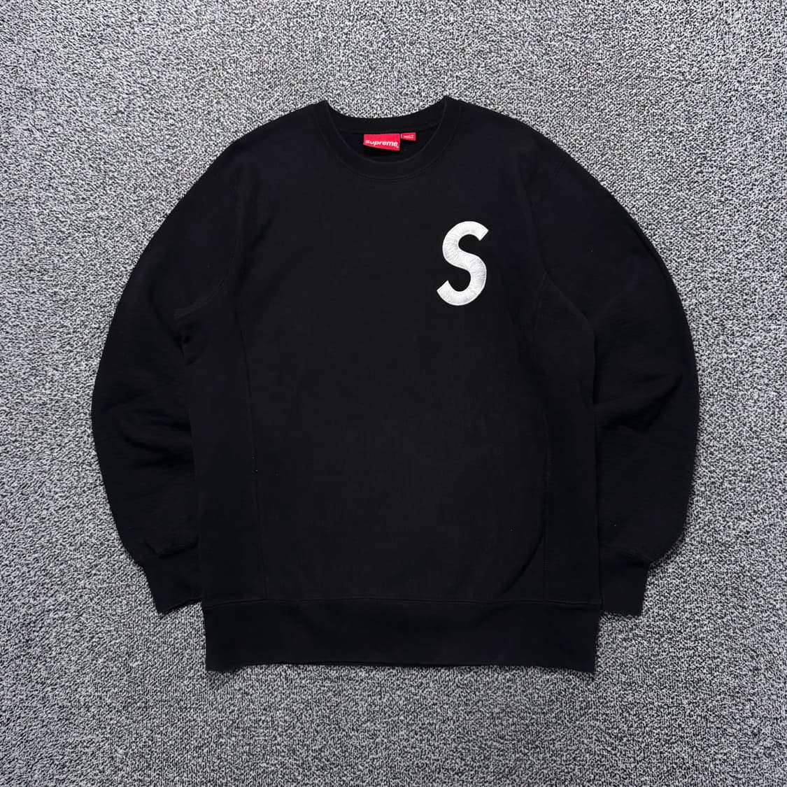 Name : 슈프림 자수 S로고 크루넥 블랙 컬러 맨투맨 :)  상품이미지1