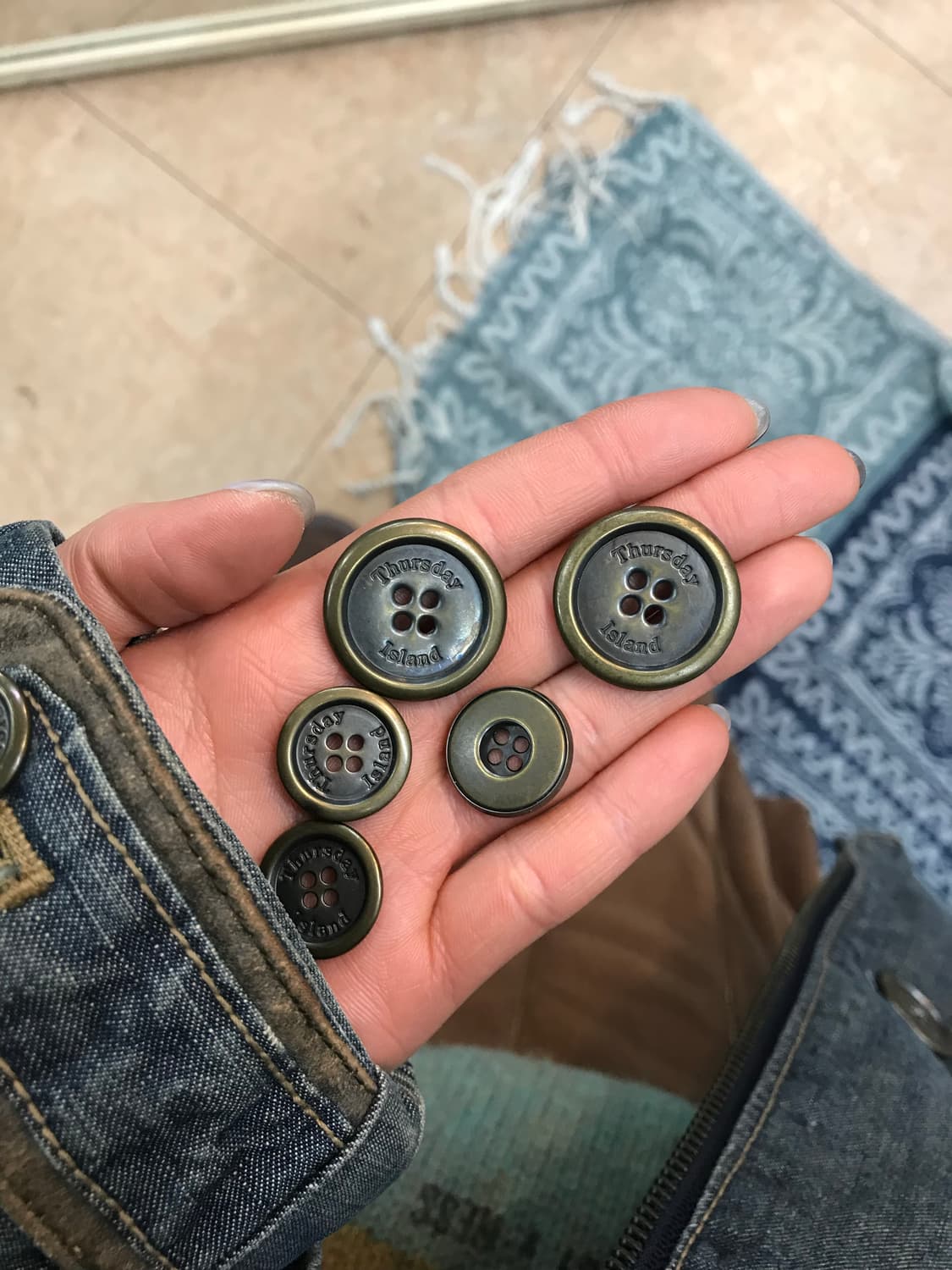 썰스데이아일랜드 오리털 데님 하프패딩  상품이미지8