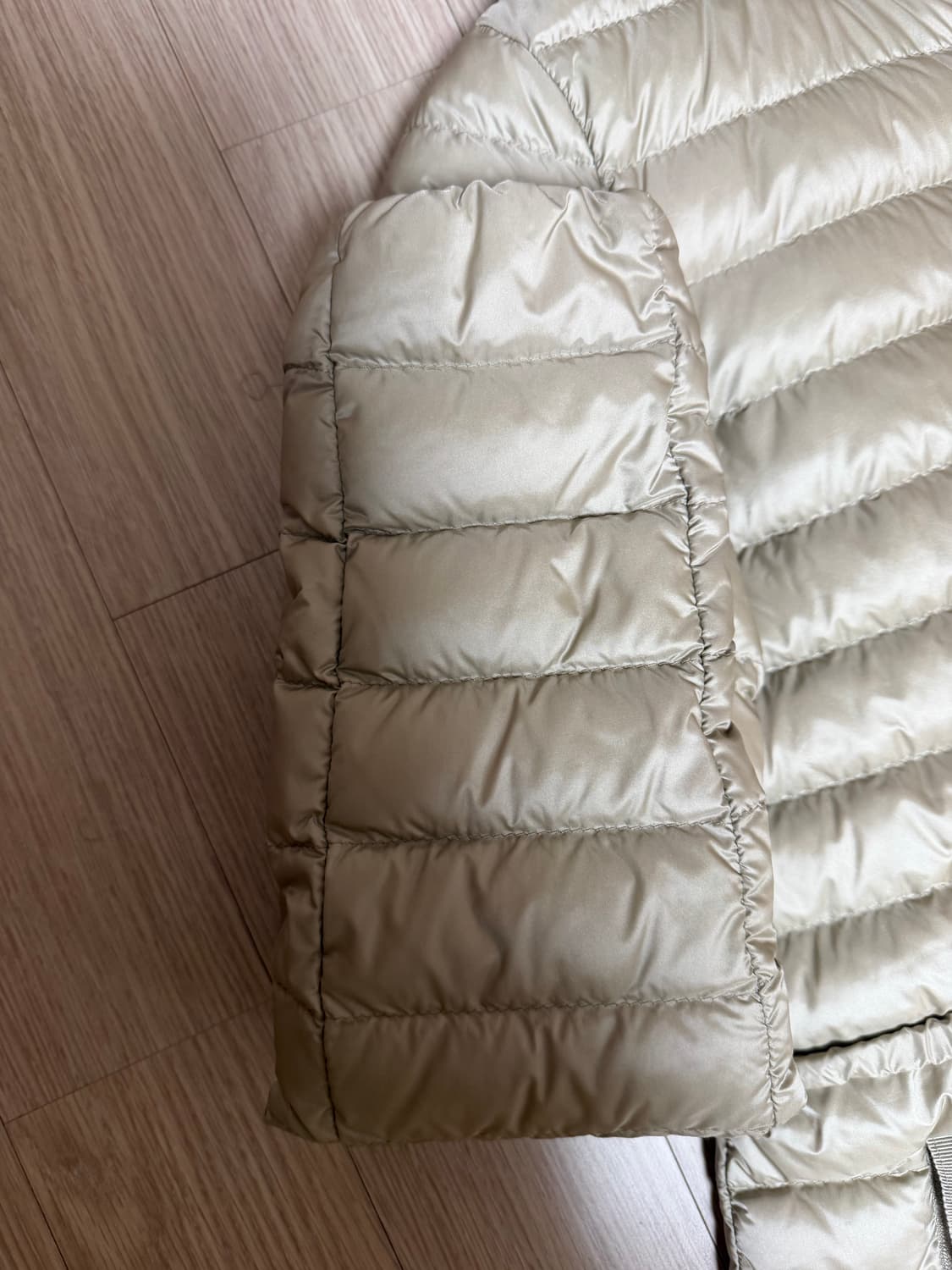 몽클레어 라이에 베이지 상품이미지2