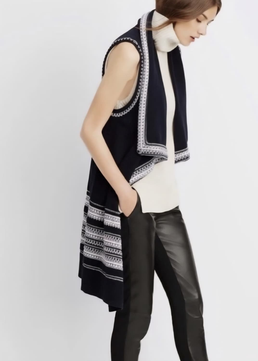 빈스 여성 롱 베스트  네이비 화이트 패턴 니트 베스트 F 상품이미지1