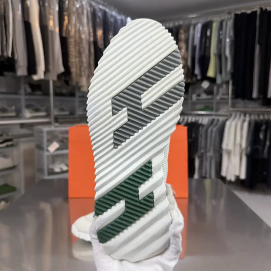 정품]에르메스 바운싱 그린 메쉬 스웨이드 스니커즈 43 (275) 상품이미지2