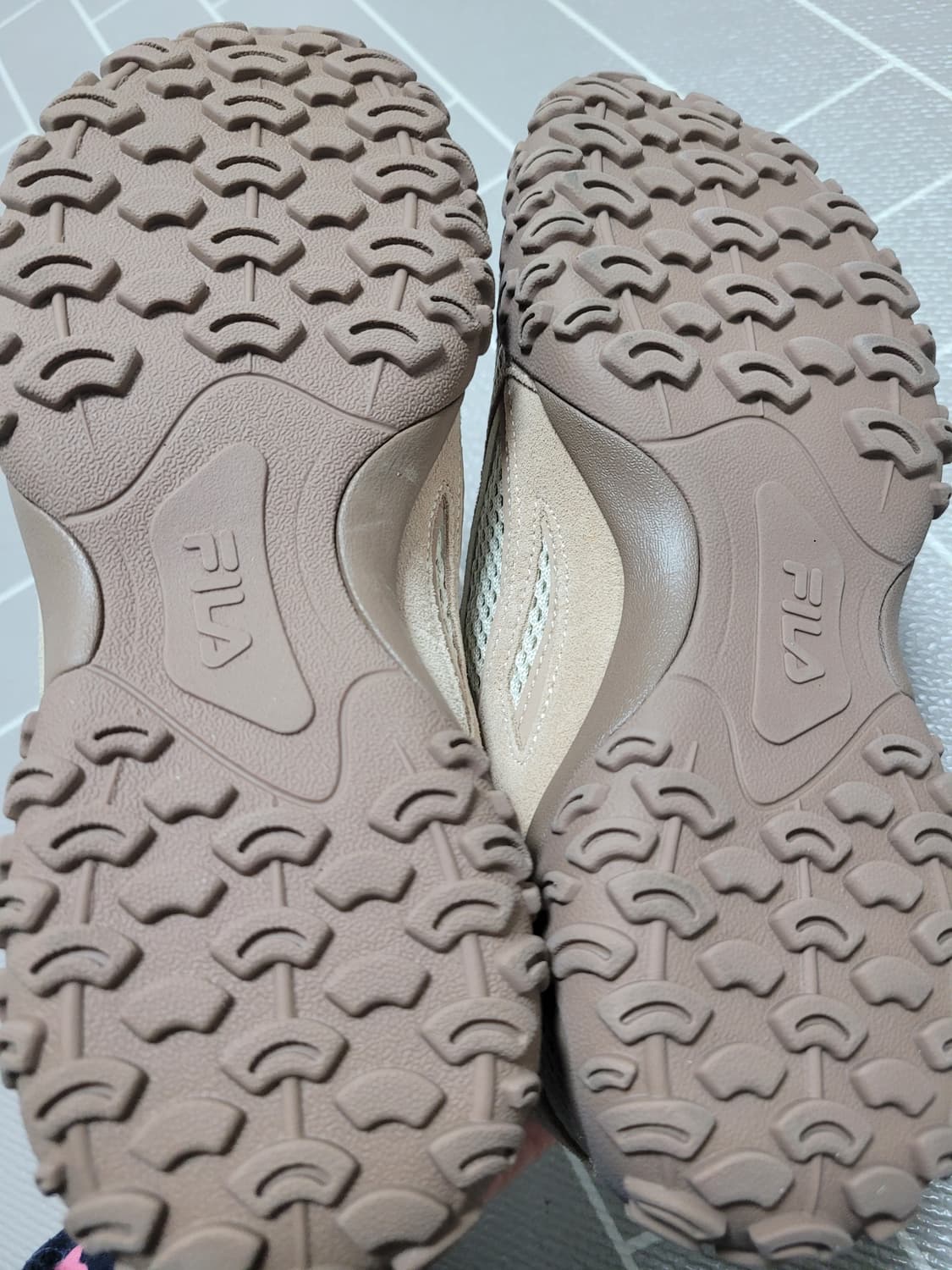 새상품) 휠라 에사페 LX 245 (한소희/ 차정원) 상품이미지6