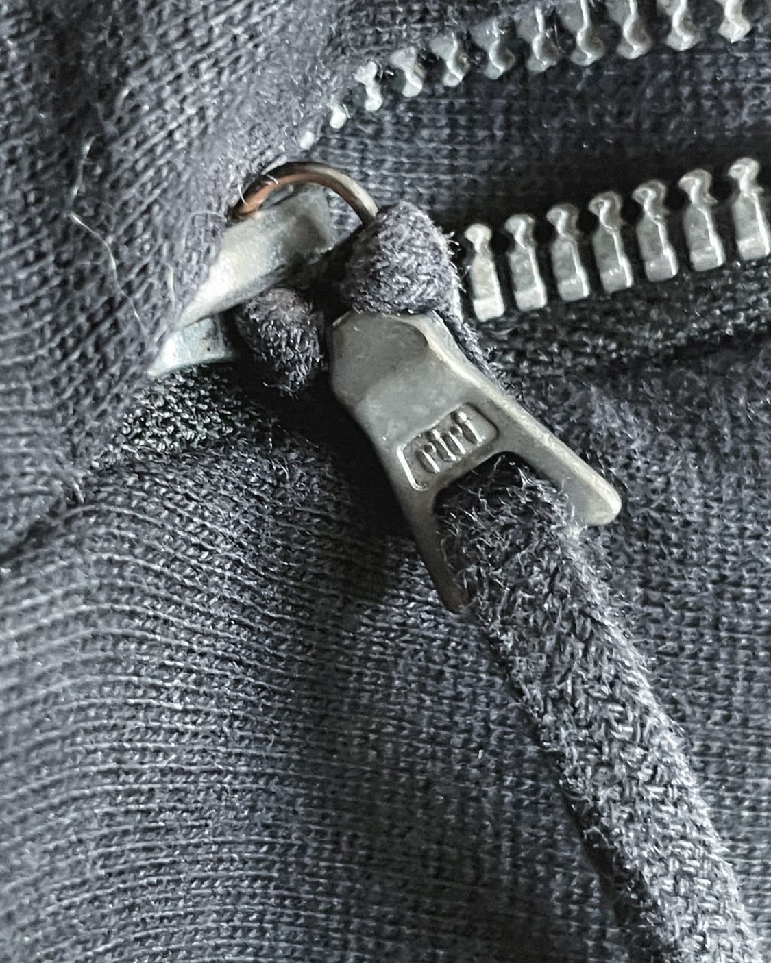 보리스비잔사베리 초기 아카이브 사선 하이넥 코튼 져지 집업 상품이미지9