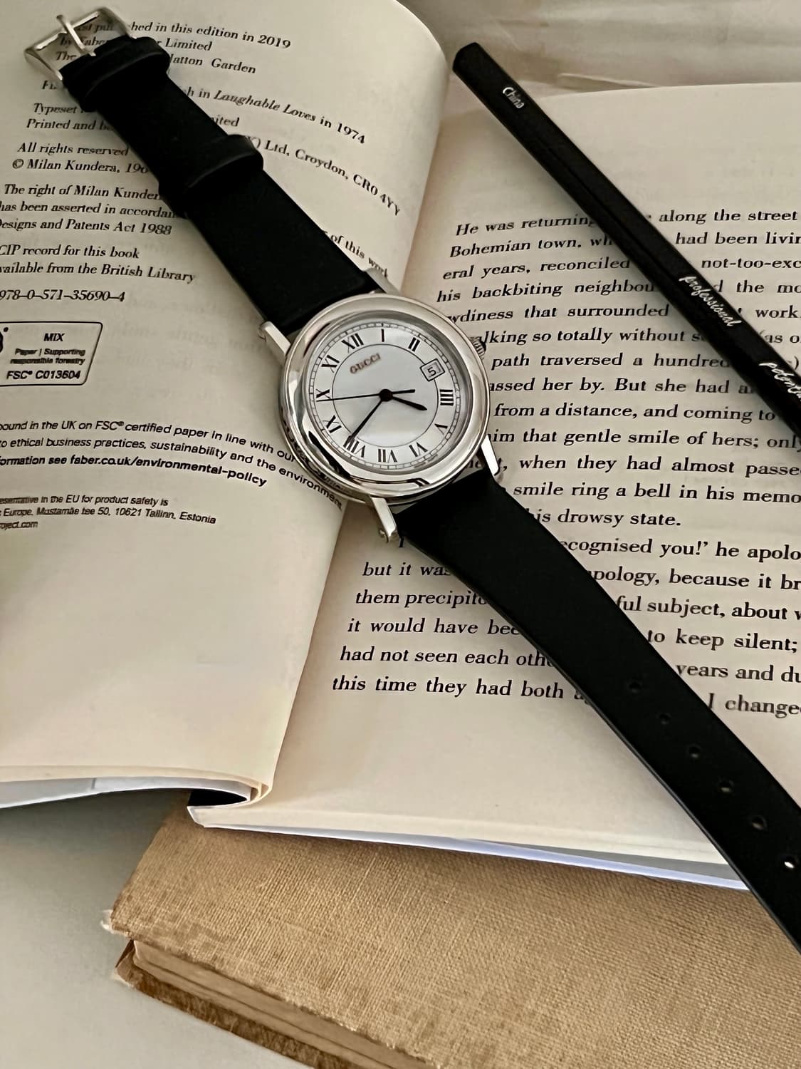 구찌 스틸 라운드 남성 시계 / 정품감정 . 케어 상품이미지2