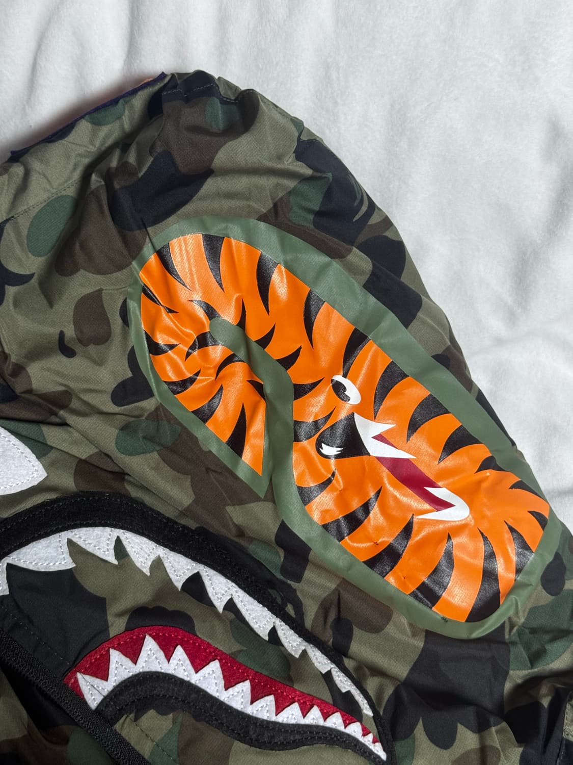 베이프 퍼스트 카모 샤크 윈드스토퍼 다운 자켓 상품이미지4