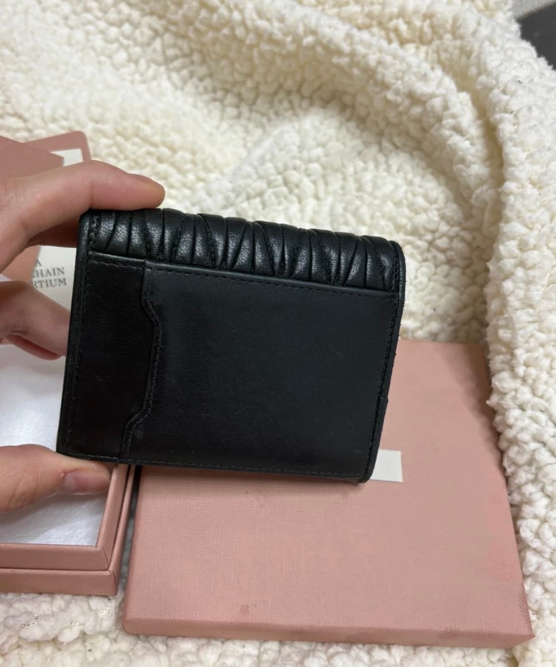 정품) 미우미우 마테라쎄 반지갑 블랙 상품이미지3