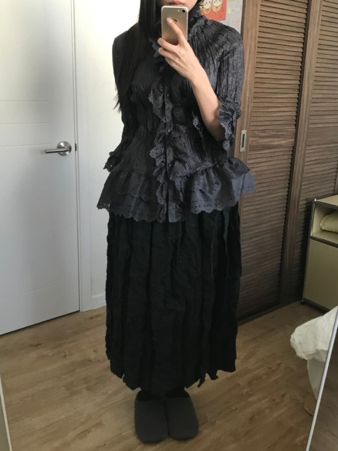 에옹쓰 펀칭 블라우스 thornel punching blouse  상품이미지3