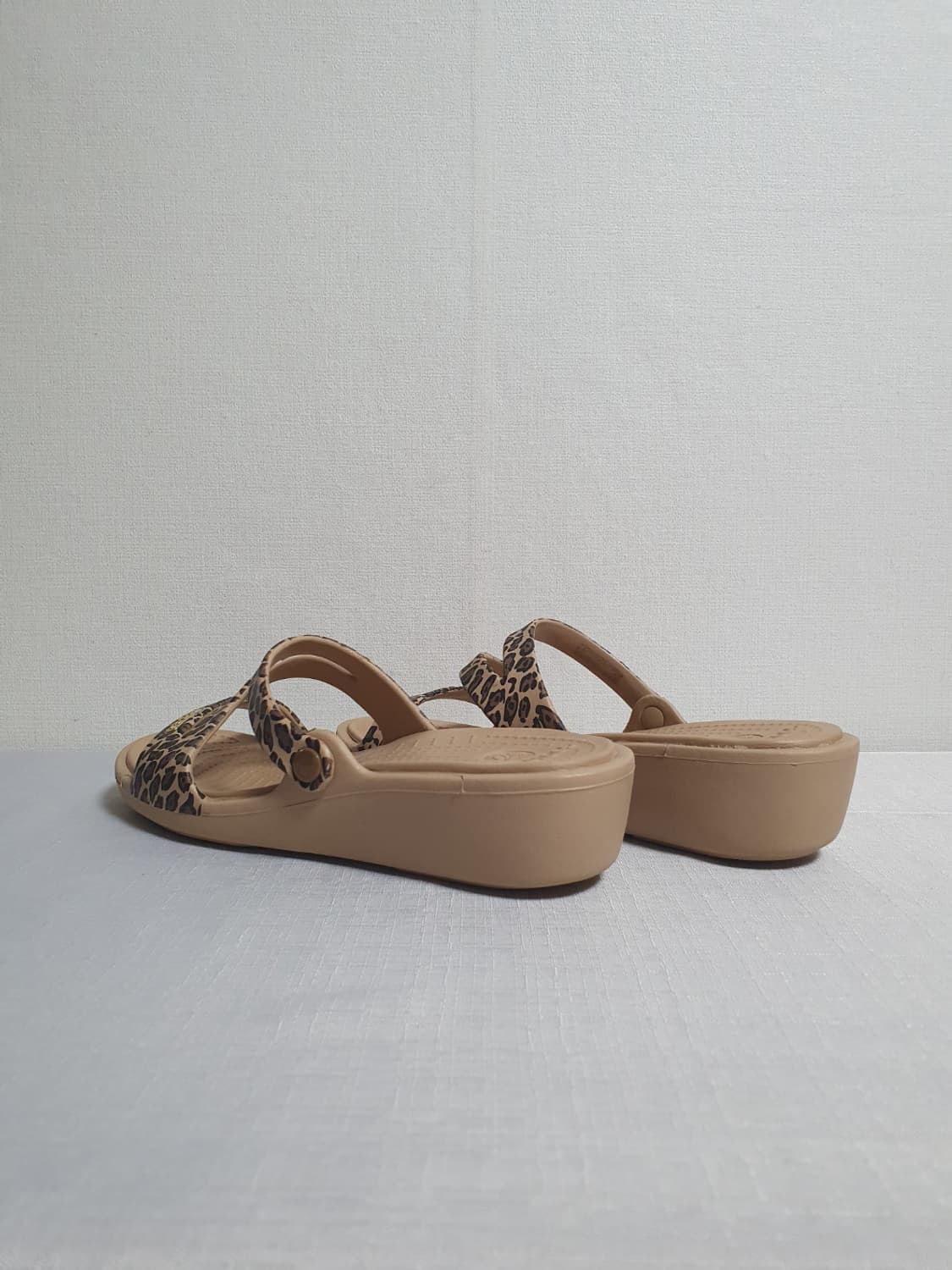 240mm 크록스 패트리샤2 레오파드 웨지 슬리퍼 샌들 W7 상품이미지8