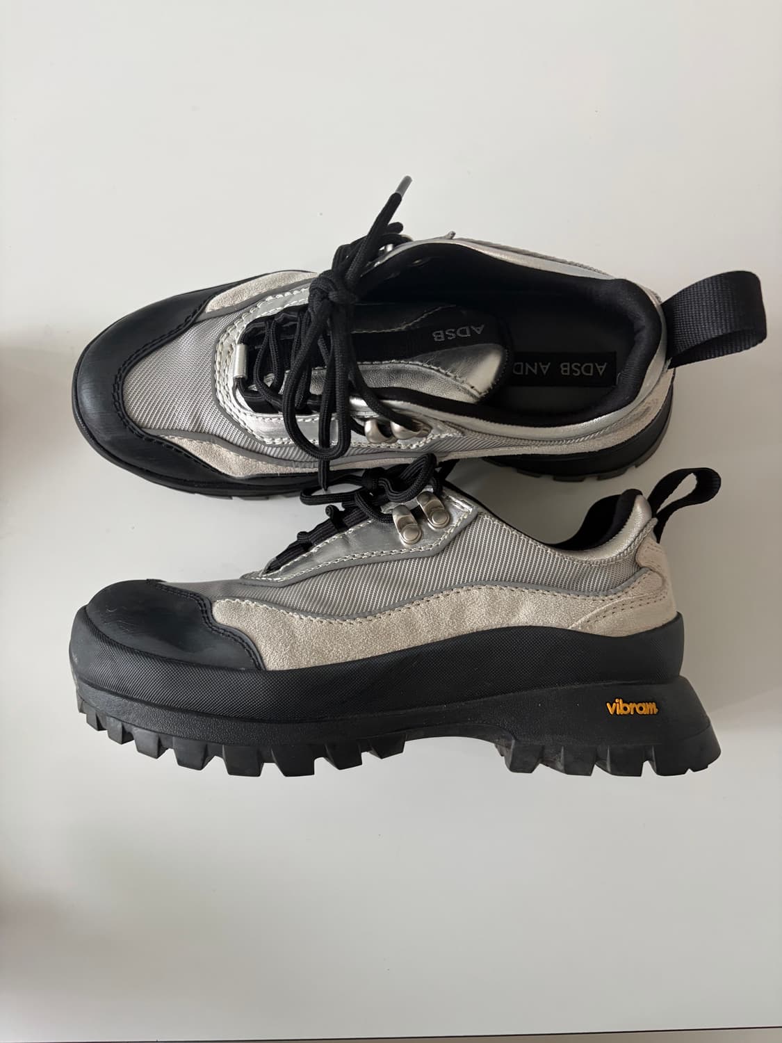 앤더슨벨 Silver Aaron Trail Sneakers 상품이미지2