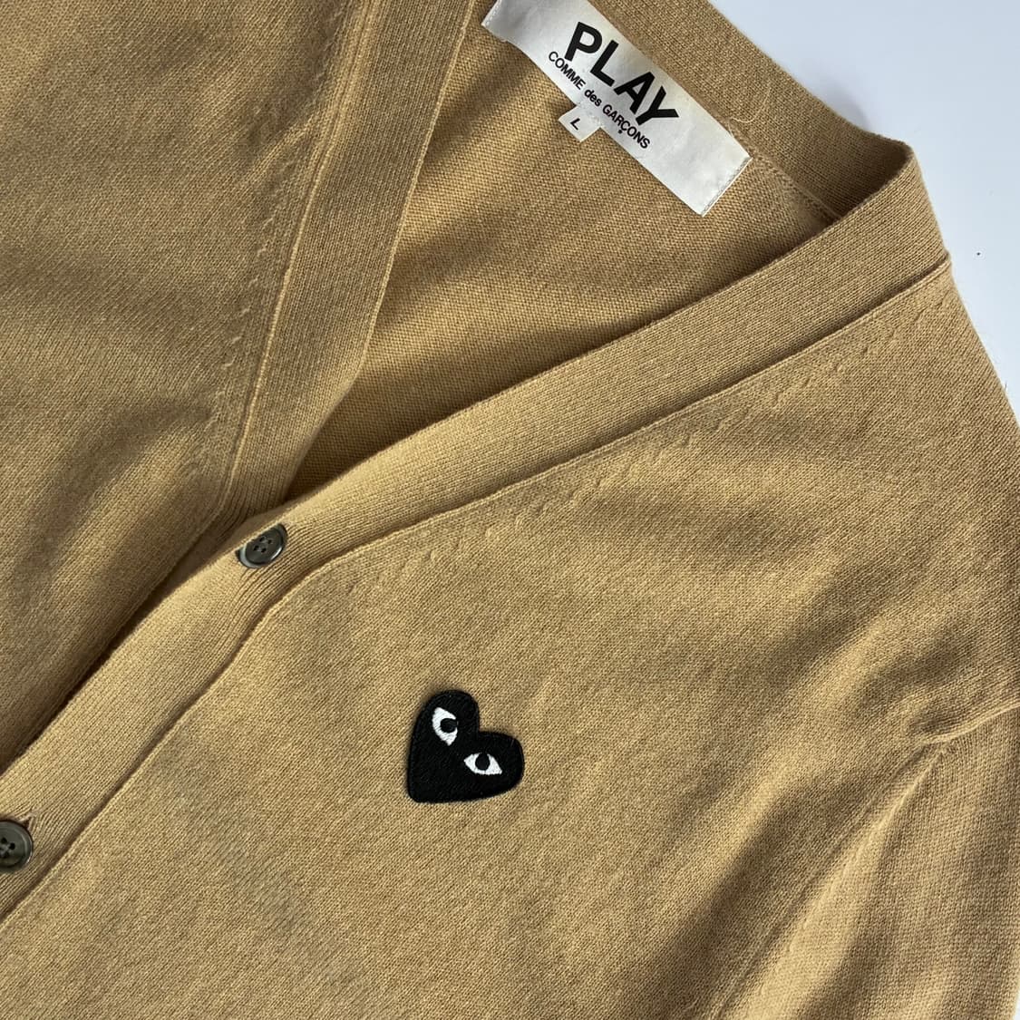 Comme des garsons 꼼데가르송 베이지 블랙 와펜 가디건 상품이미지3
