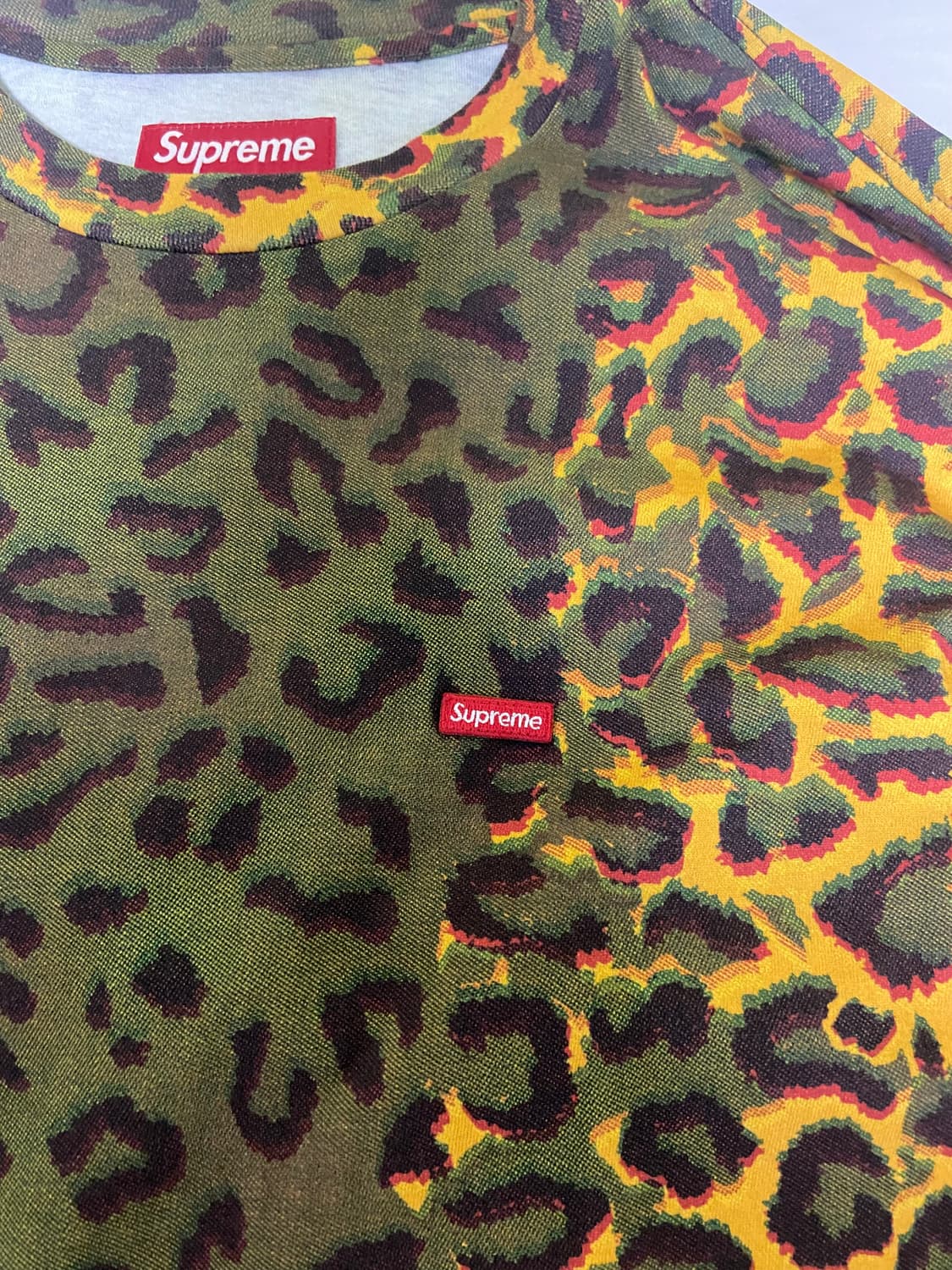 [L] 24fw 슈프림 홀로그램 레오파드 롱슬리브 상품이미지4