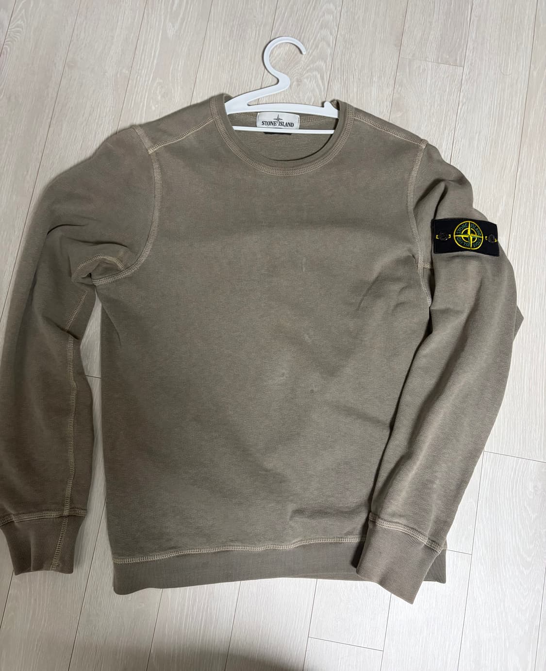 스톤아일랜드 정품 워싱 브라운 맨투맨 S 상품이미지1