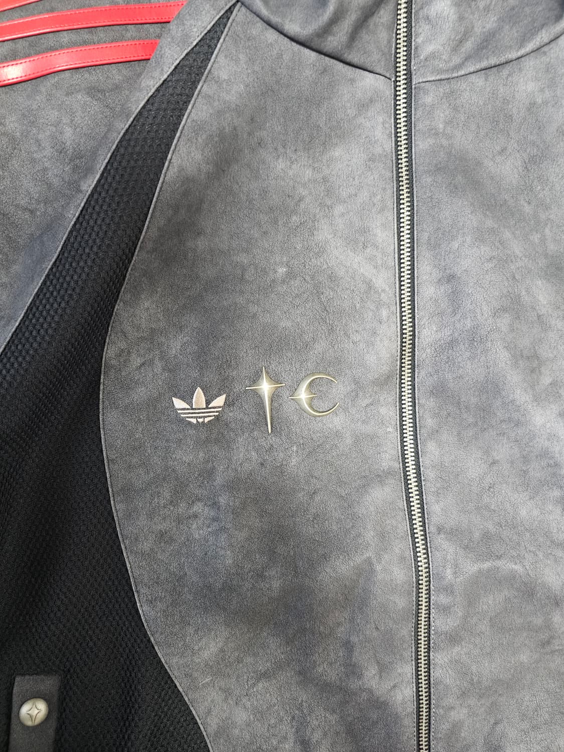 아디다스 x 떠그 클럽 팀가이스트 레더 자켓 블랙 앤티크 실버 (2XL) 상품이미지2