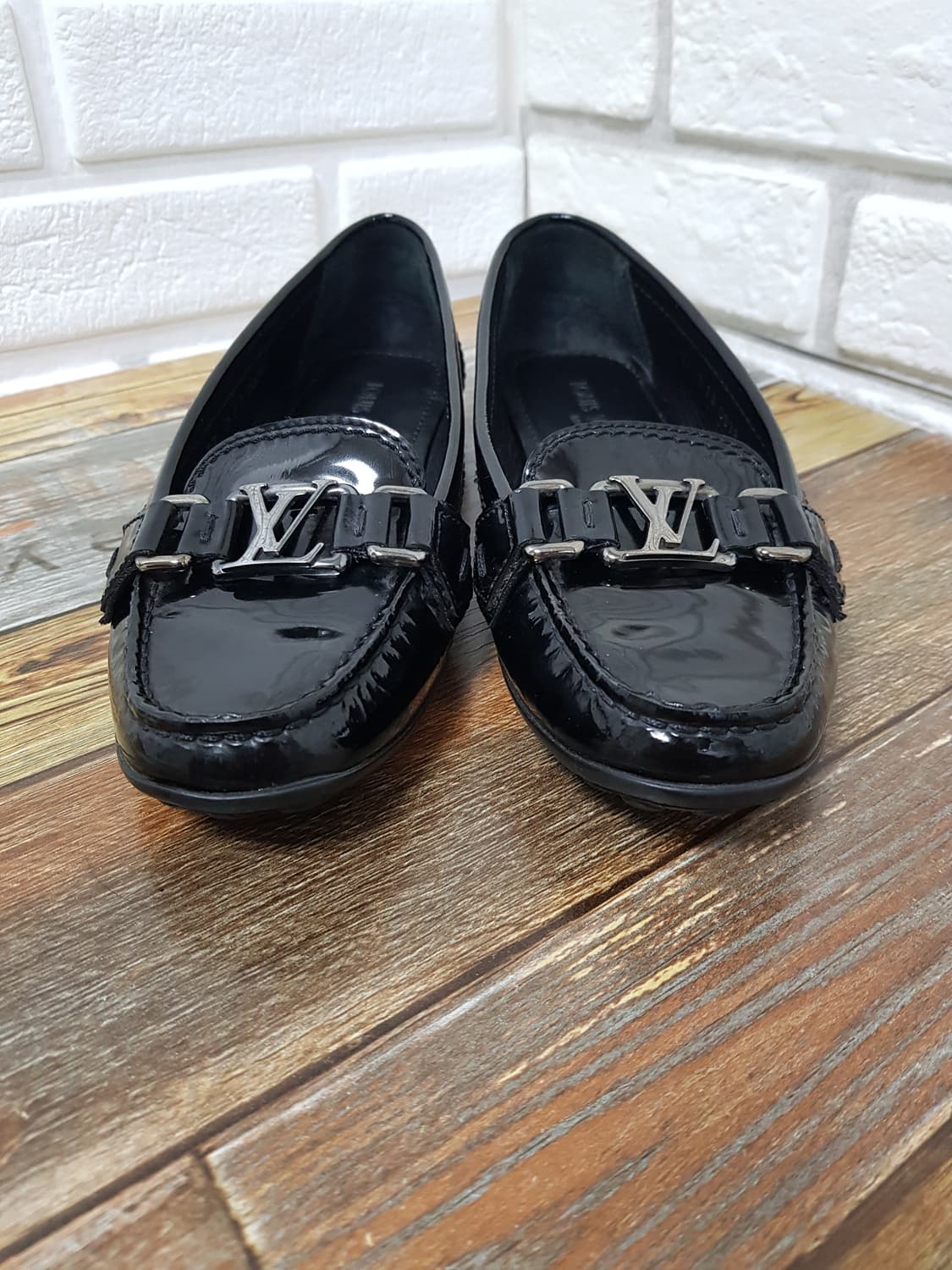 [37/240/정품] 루이비통 페이턴트 로퍼 블랙 드라이빙슈즈 상품이미지5