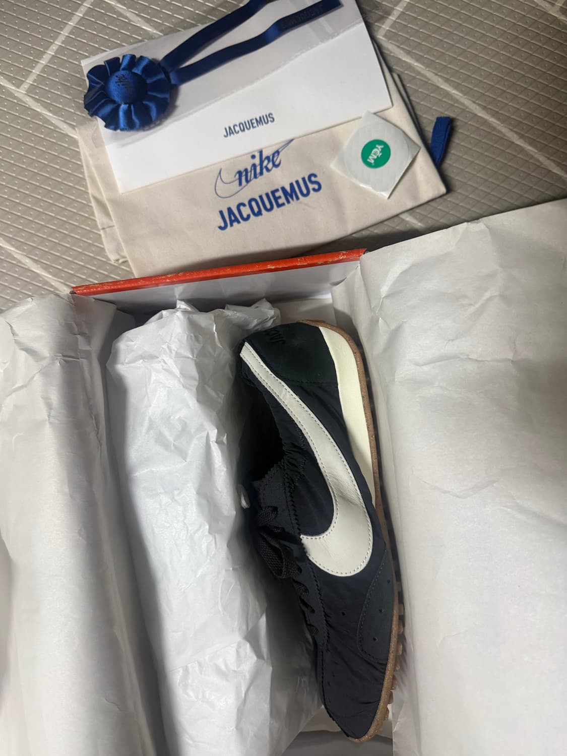나이키 x 자크뮈스 문 슈 285 ( US W11.5 M10 ) 팝니다 상품이미지2