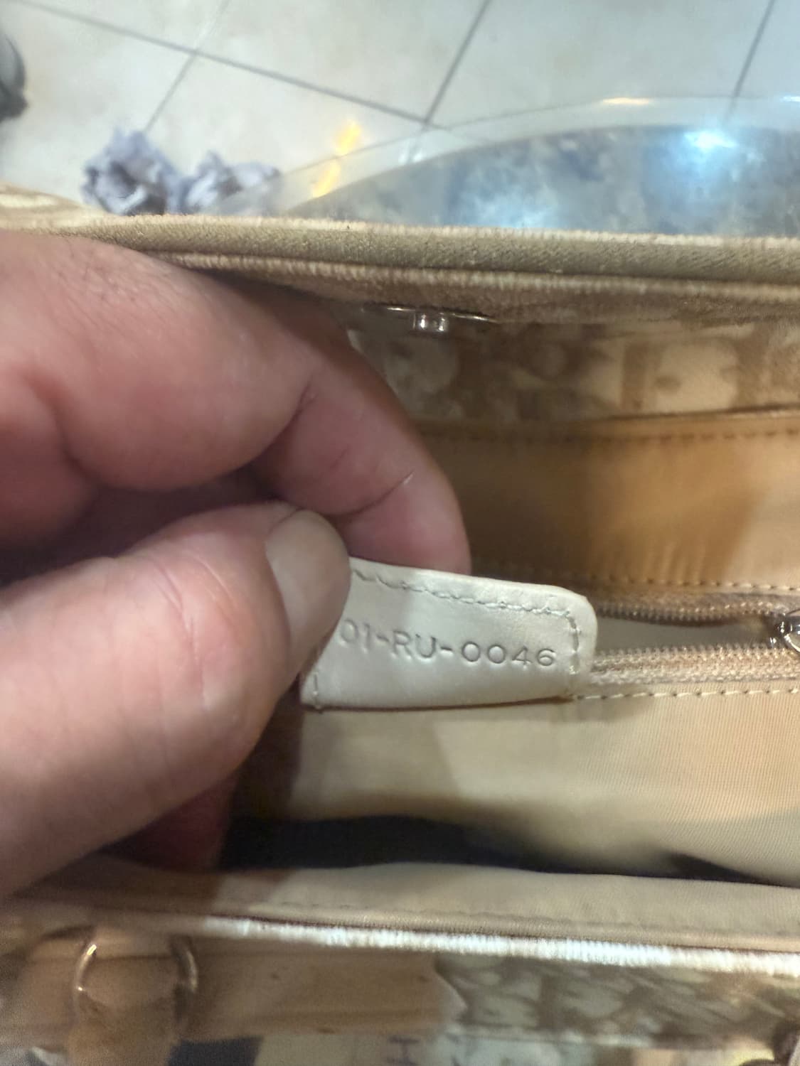 정품 디올 오빌리크 로맨틱 리본 토트백 팝니다 상품이미지9