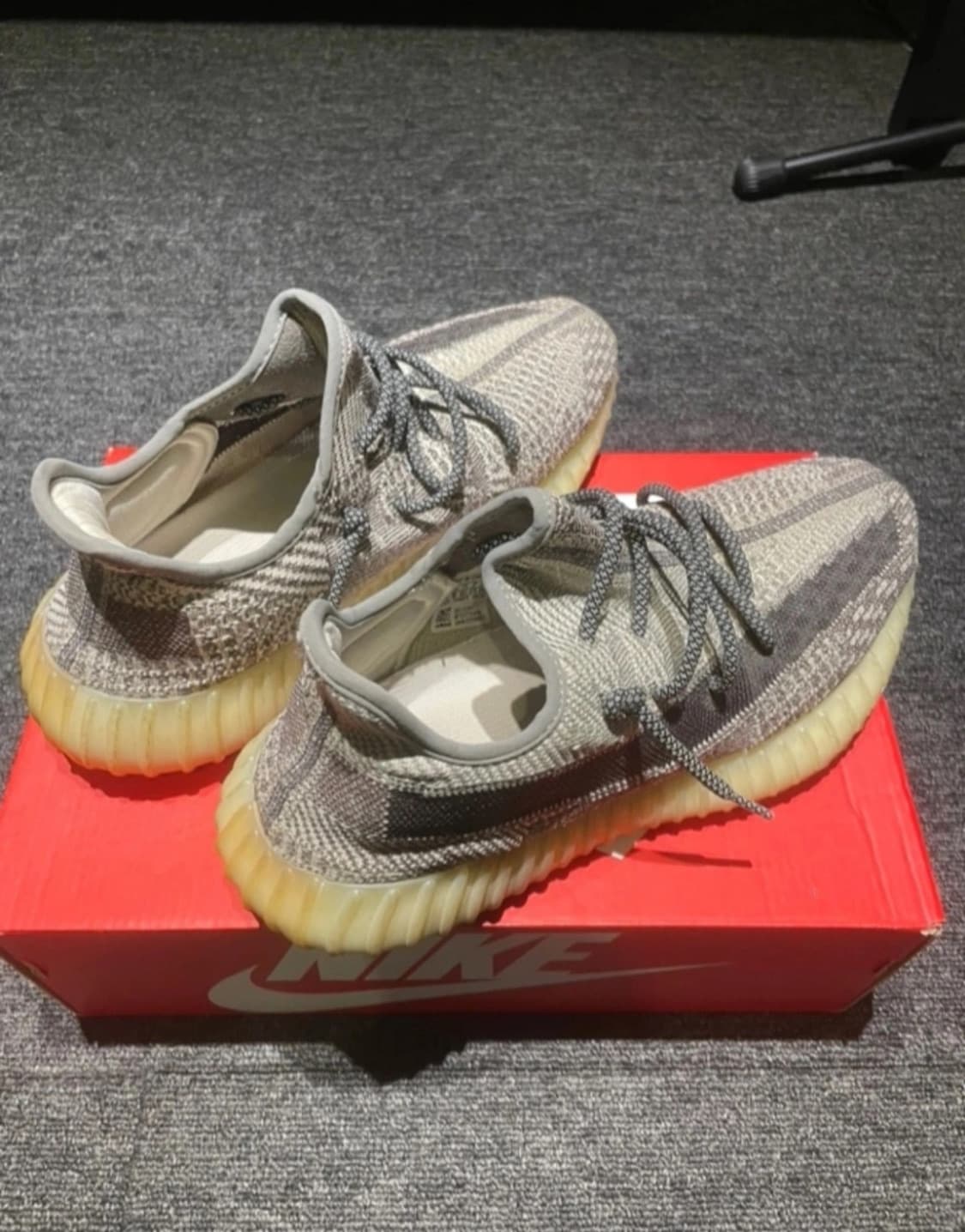 아디다스 이지 부스트 350 V2 시온 상품이미지2