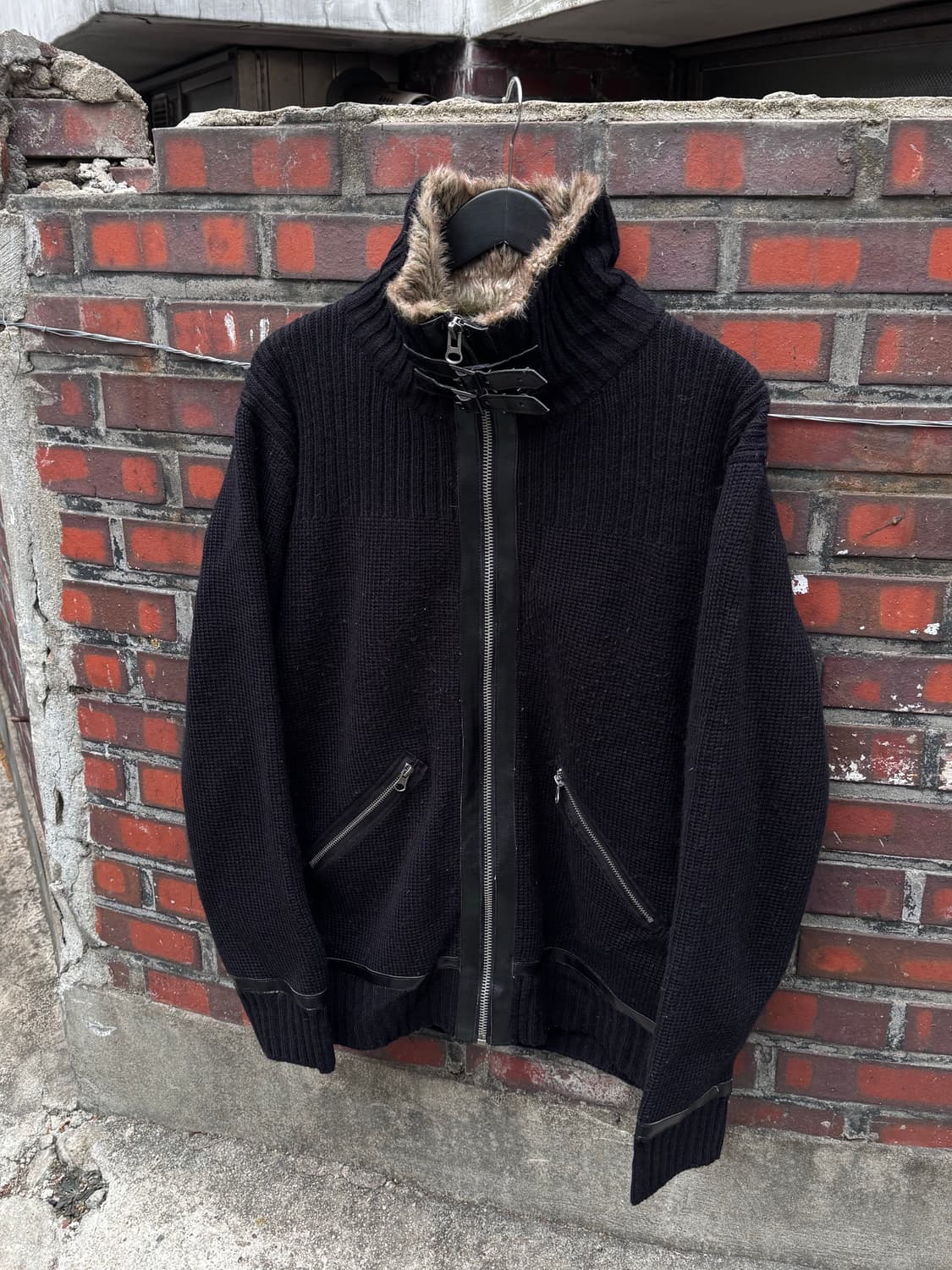 Pincpmc 버클 하이넥 퍼 니트집업  상품이미지1