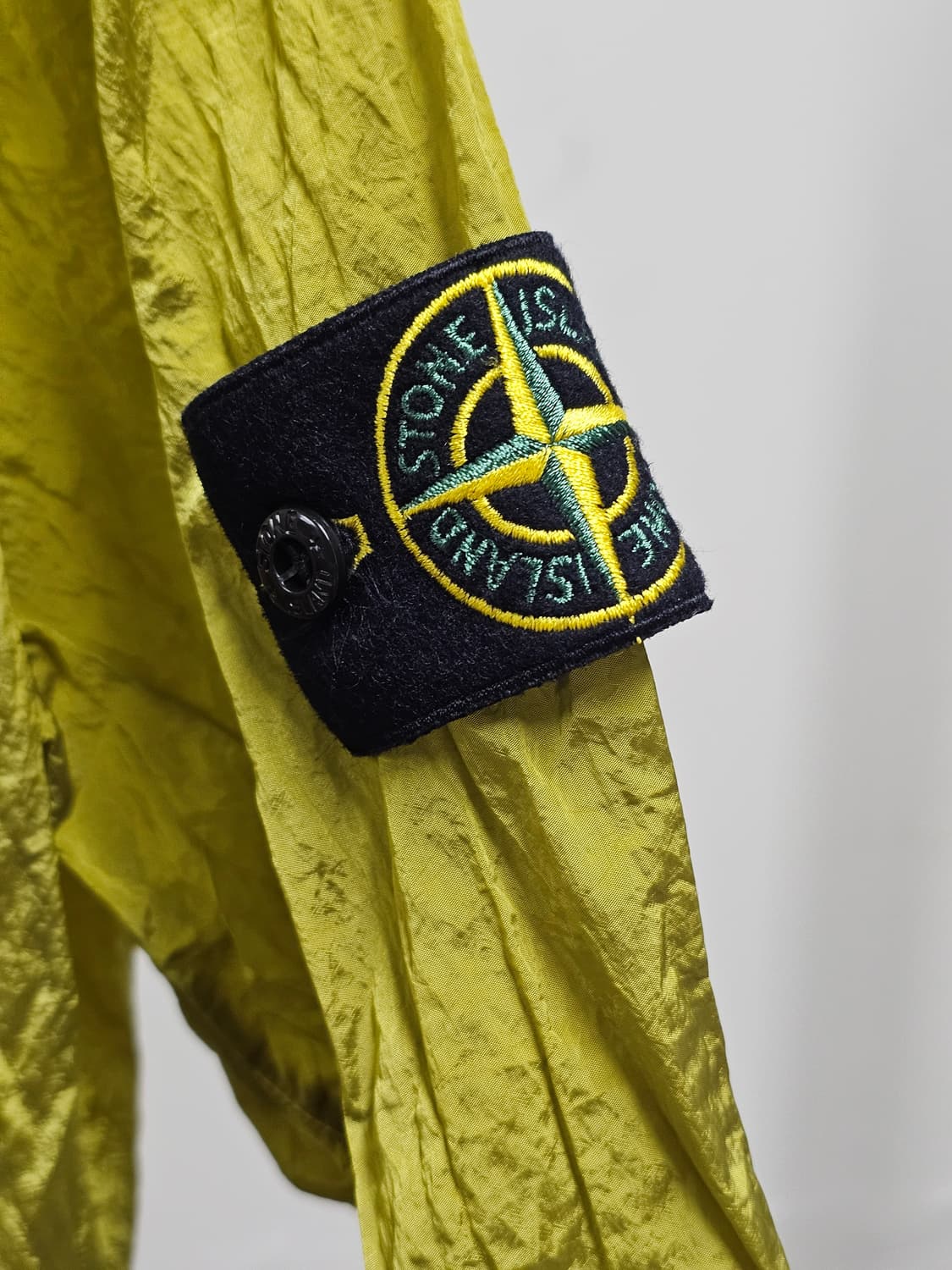 스톤아일랜드 나일론 메탈 오버셔츠 상품이미지3