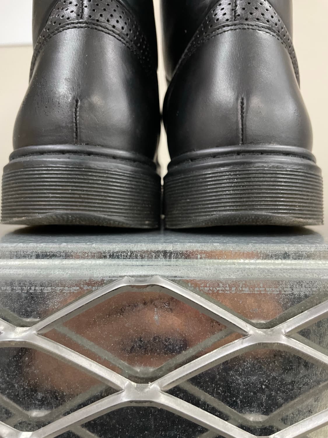 닥터마틴 카마르 8 부츠 블랙 uk7 상품이미지10