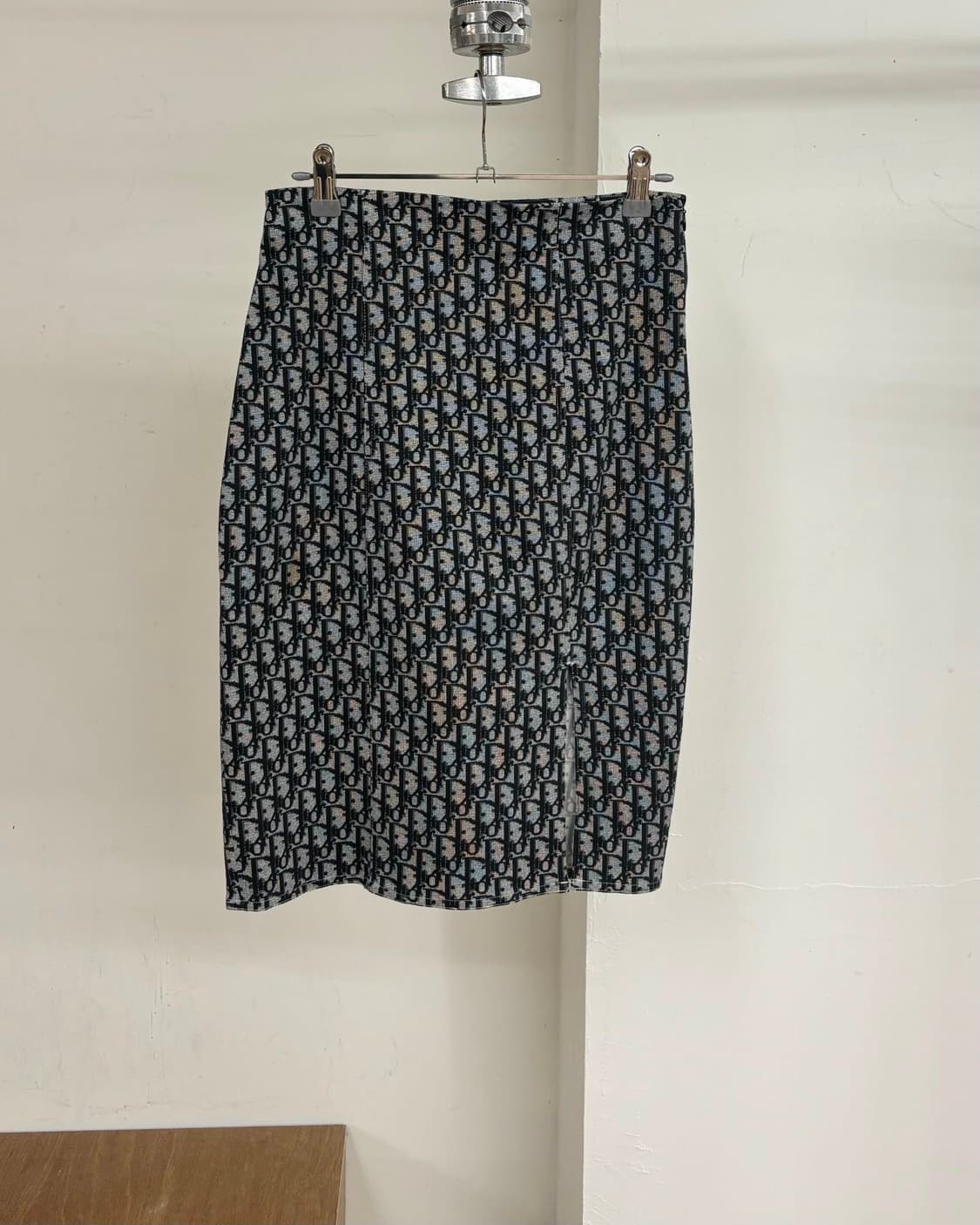 크리스찬 디올 블랙 트로터 모노그램 미디 스커트 상품이미지4