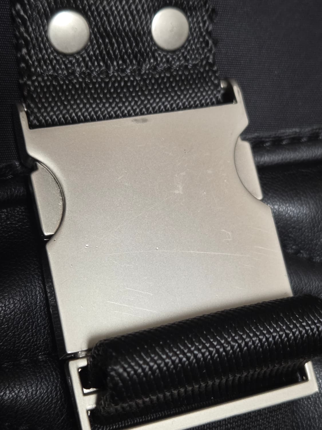 메종미네드 BUCKLE STRAP HOBO BAG 상품이미지3