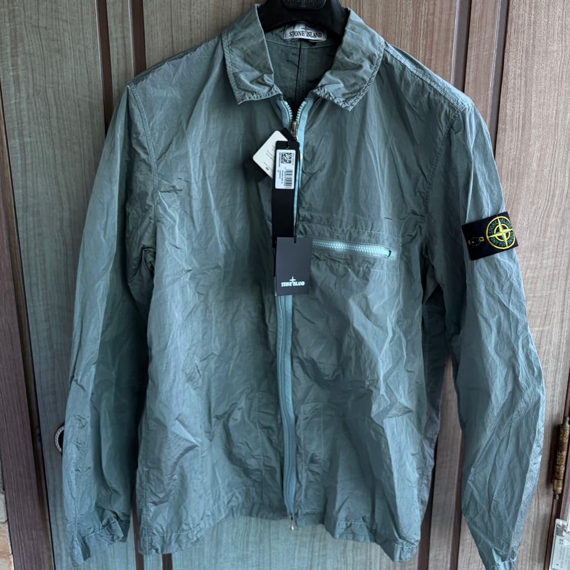 새상품(XL)스톤아일랜드 와펜 나일론 메탈 에코닐 오버셔츠 스카이블루 상품이미지2