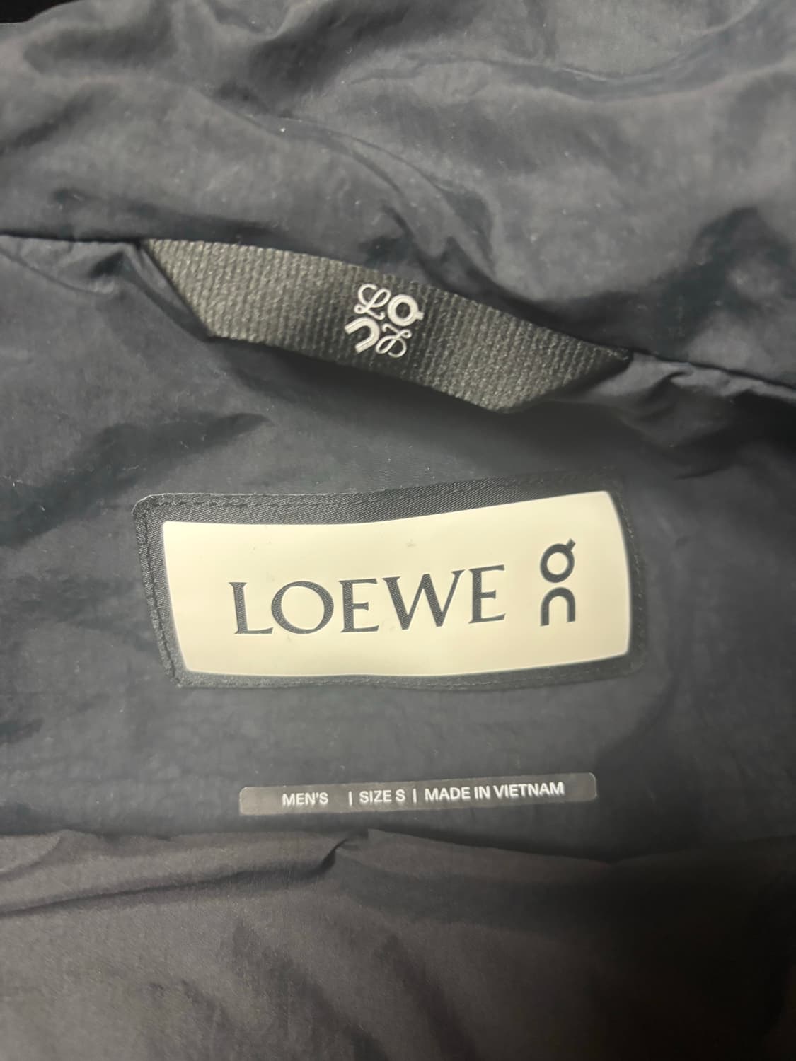 [남자 S] 로에베X온러닝 테크니컬 쉘 패딩 자켓 블랙 상품이미지3