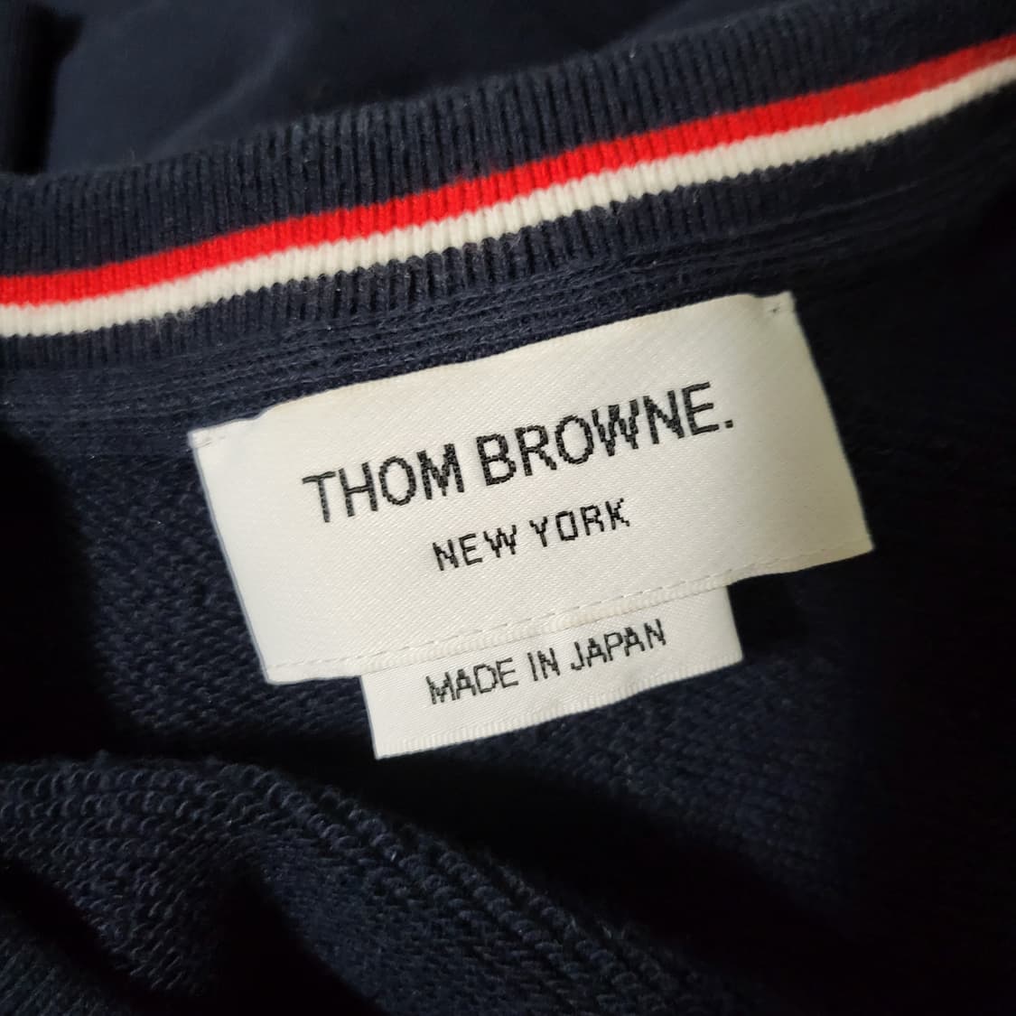 [새상품급] 3 / 톰브라운 사선완장 맨투맨 상품이미지4