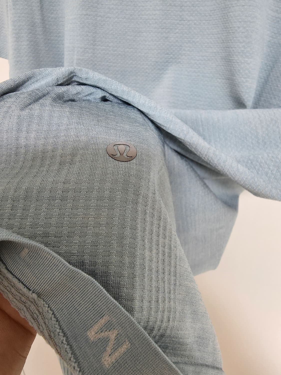 온러닝 메탈 벤트 테크 m 반팔 상품이미지4