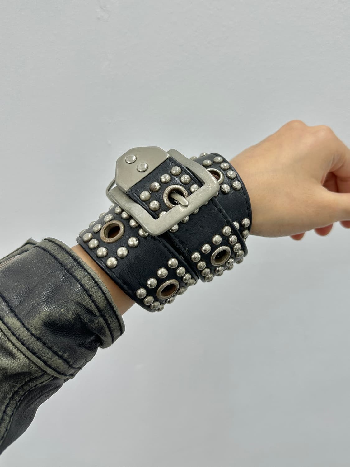Vintage stud belt bracelet 상품이미지5