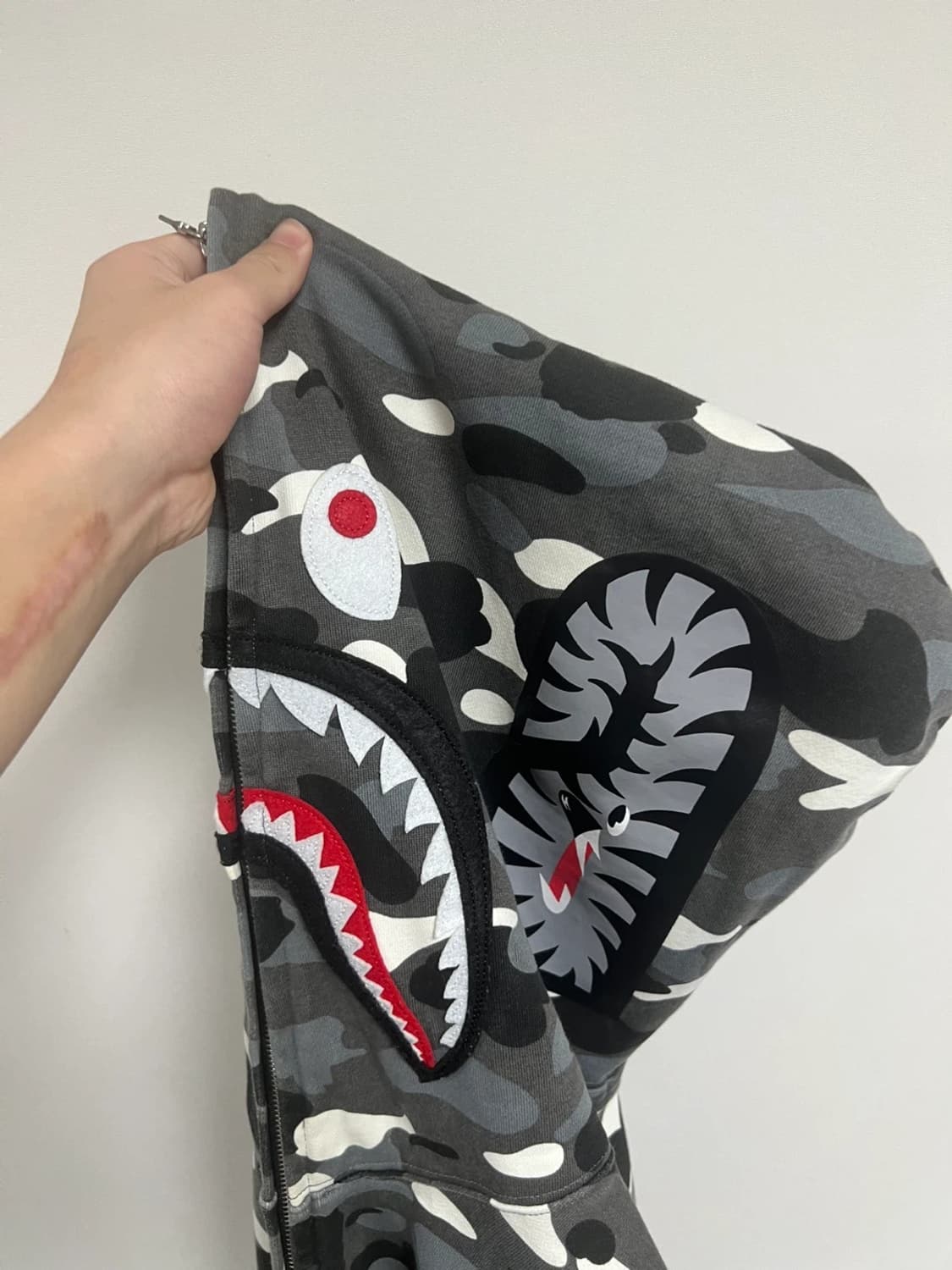 베이프 시티카모 야광 샤크 후드집업 L 상품이미지3