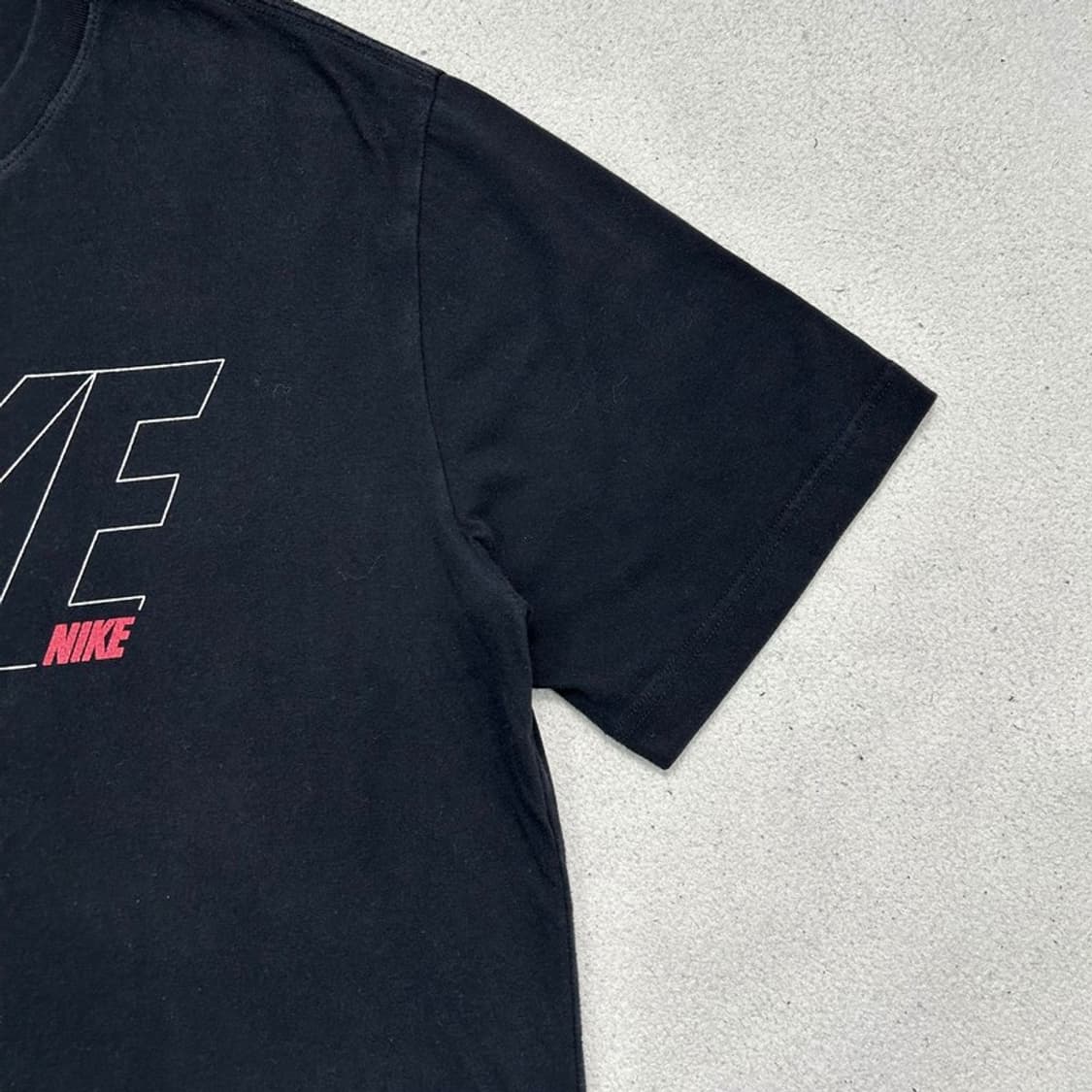 NIKE 드라이핏 크래픽 반팔티 블랙 XL 상품이미지3