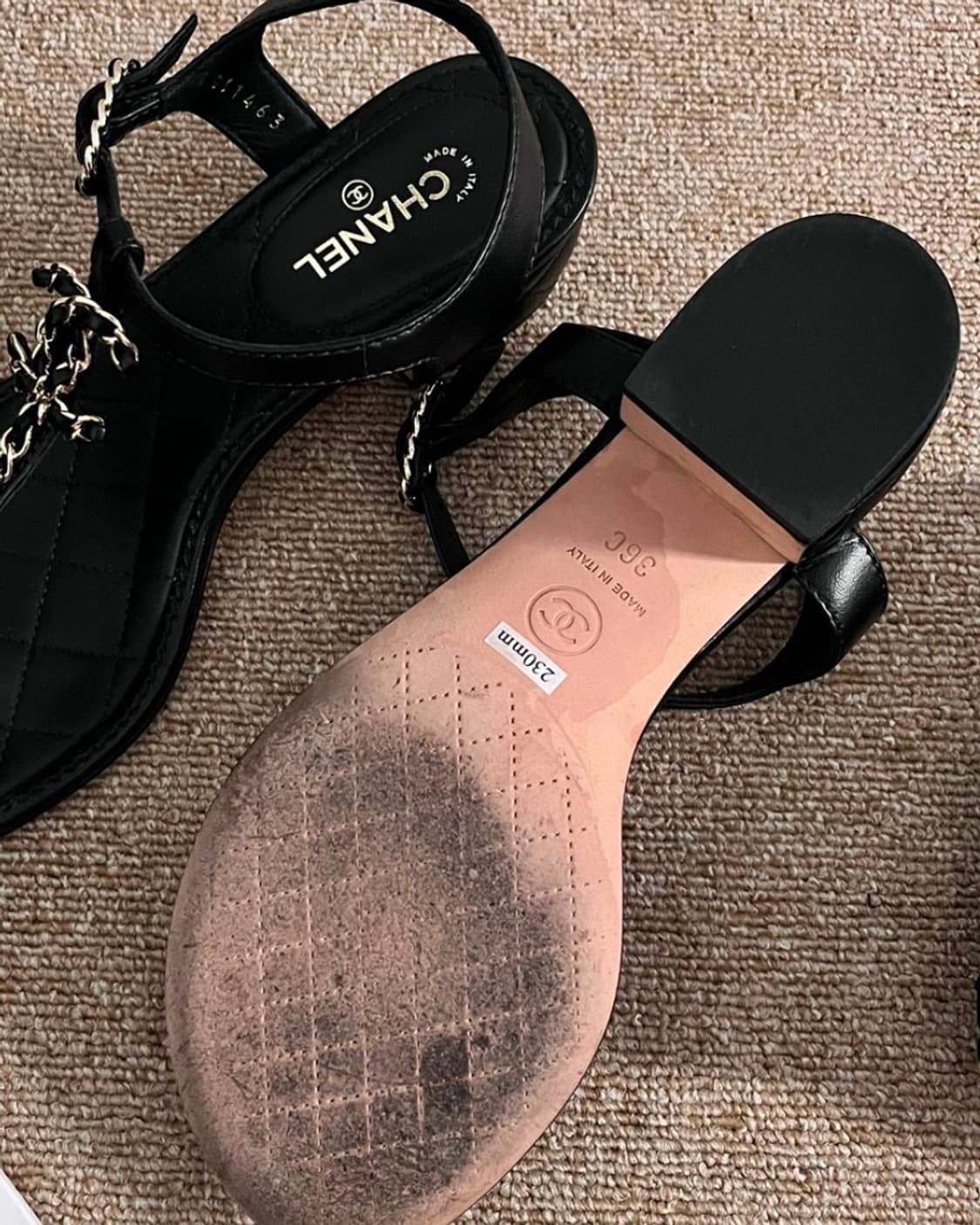 샤넬 클래식 CC로고 체인 스트랩 샌들 은장 상품이미지5