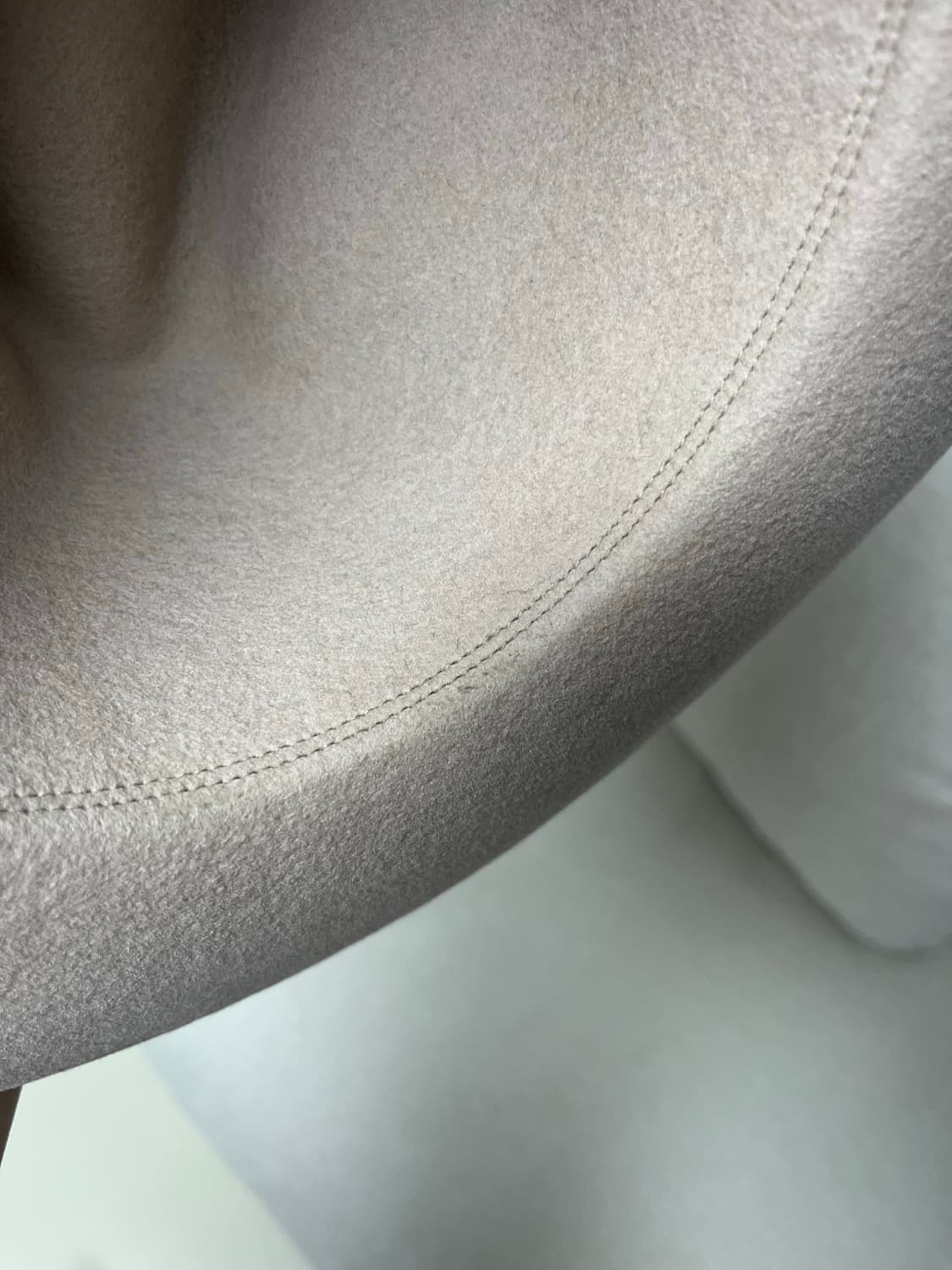 the h.w dog 페도라 아이보리 42 판매합니다 상품이미지3