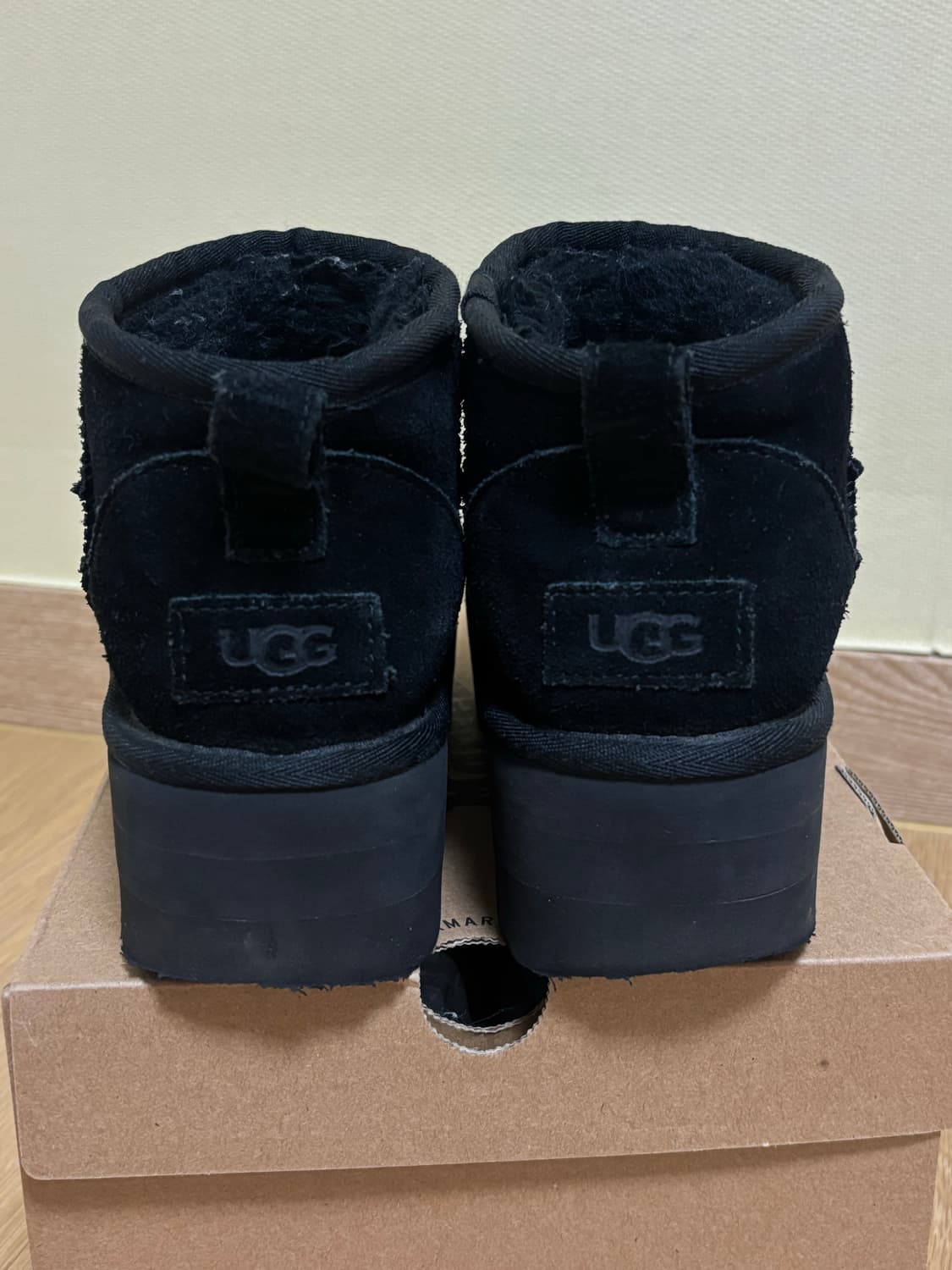 어그 울트라 미니 플랫폼 블랙 240 미국제품 상품이미지4