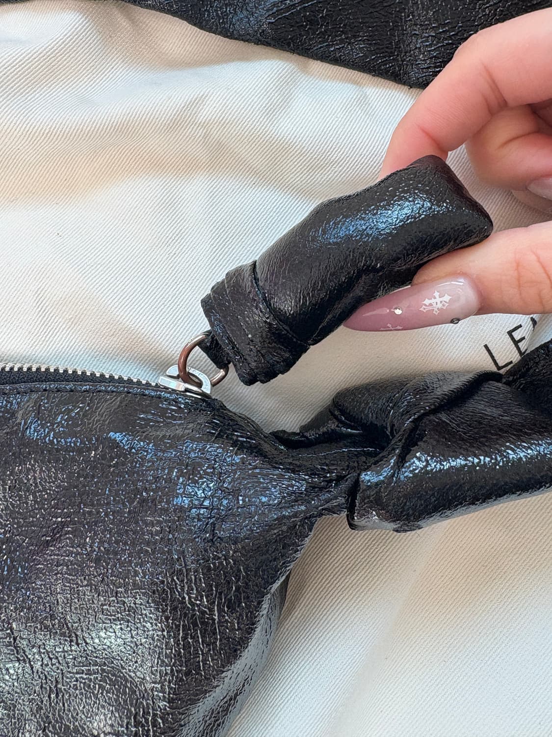 르메르 코티드린넨 크루아상 범백 블랙 m 미디엄 상품이미지4