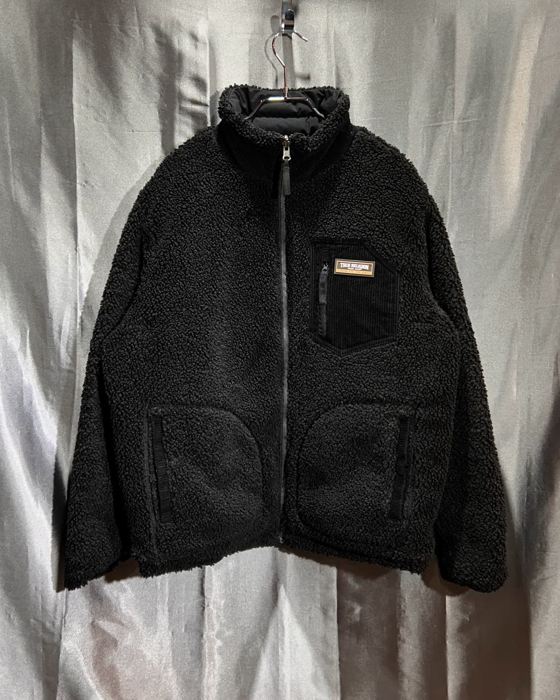 M 트루릴리전 패치로고 리버시블 블랙 플리스 패딩 상품이미지6