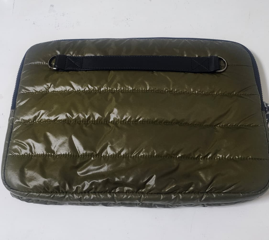 몽클레어 랩탑 패딩 클러치 상품이미지2