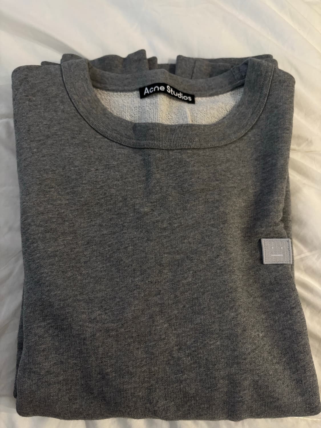 아크네 스튜디오 맨투맨 상품이미지1