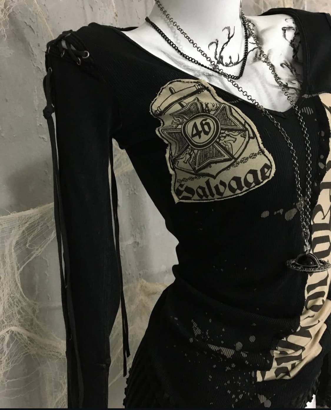 Salvage Lettering Patch Detail Top 상품이미지2